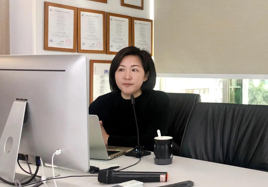 97������ʼ��Ÿ��ܲü����ڻ�����˾������Ůʿ